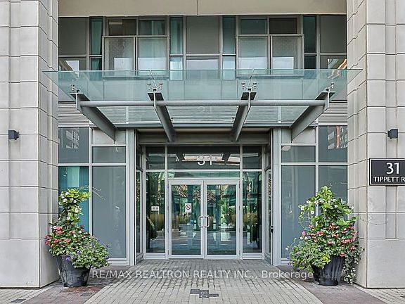 3rd image of 31 Tippett Rd #636