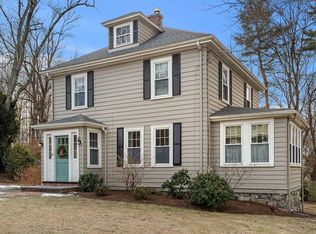 24 Gladstone St, Wakefield, MA 01880