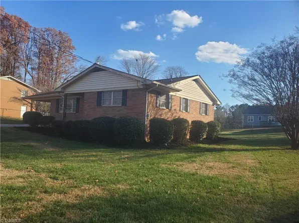 444 Brookwood Dr, Asheboro, NC 27203