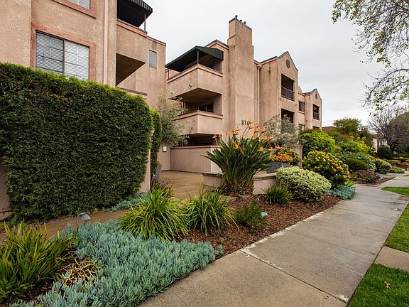 5th image of 818 S Marengo Ave APT 305