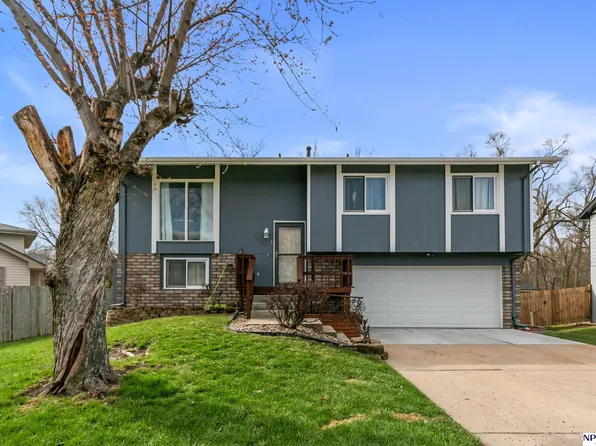 5105 Edinburgh St, Omaha, NE 68157