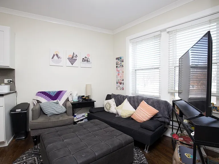 4226 N Clark St #2 — Photo 9