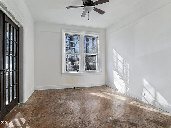 3rd image of 637 41st St APT 1D
