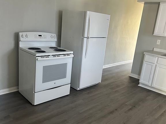 3rd image of 2921 E 18th St #2921
