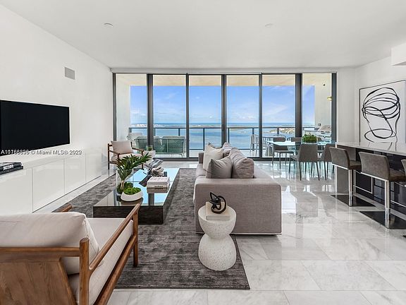 4th image of 1451 Brickell Ave #3901