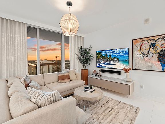 4th image of 6899 Collins Ave Unit 1810