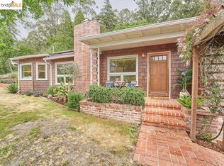 3444 Robinson Dr, Oakland, CA 94602