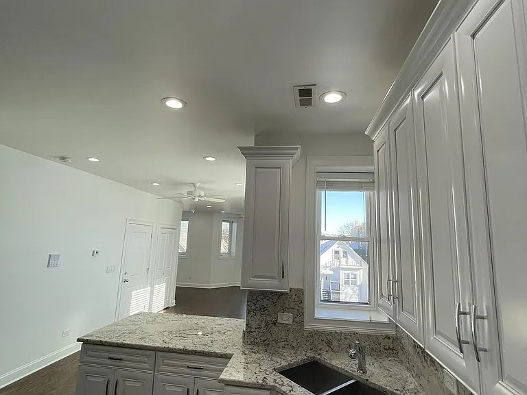 1718 N Richmond St #3 — Photo 12