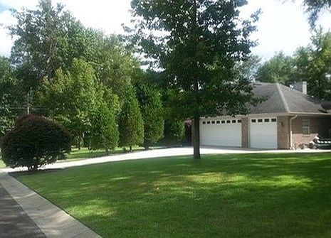 2nd image of 742 Lake Laurie Dr