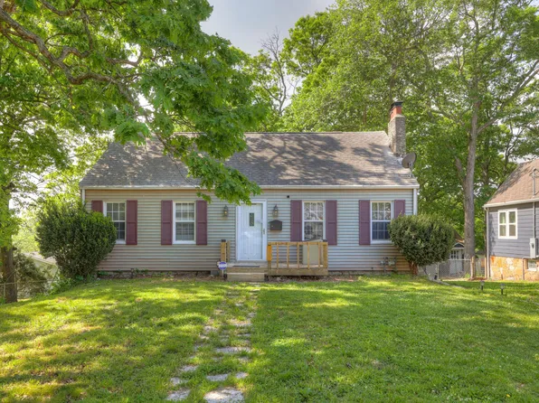 105 E Grand Avenue, Neosho, MO 64850