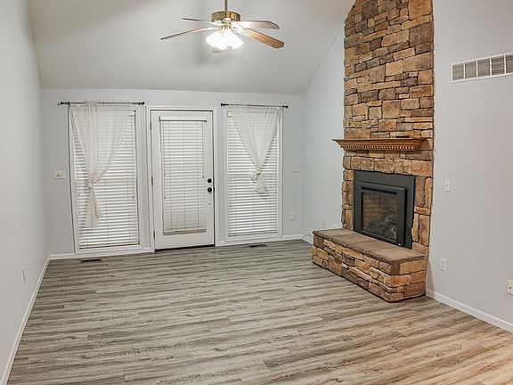 4th image of 18533 Sterett Creek Village Dr