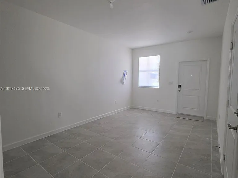 2739 SE 25th Ave — Photo 8
