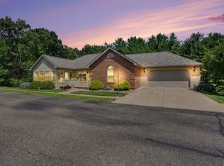 548 Edgehill Cir, Logan, OH 43138