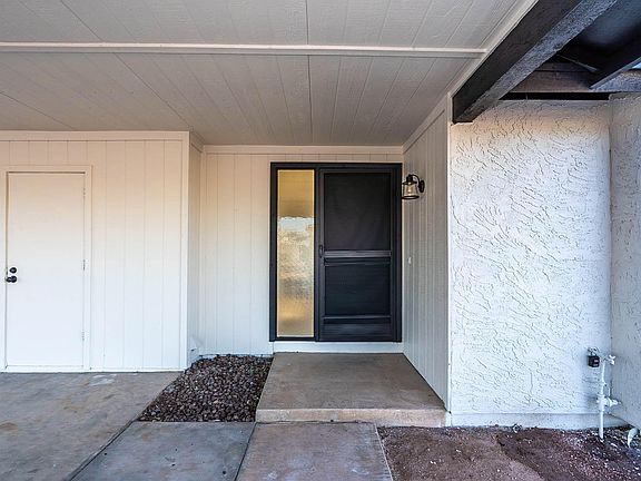 3rd image of 2206 W Pampa Ave