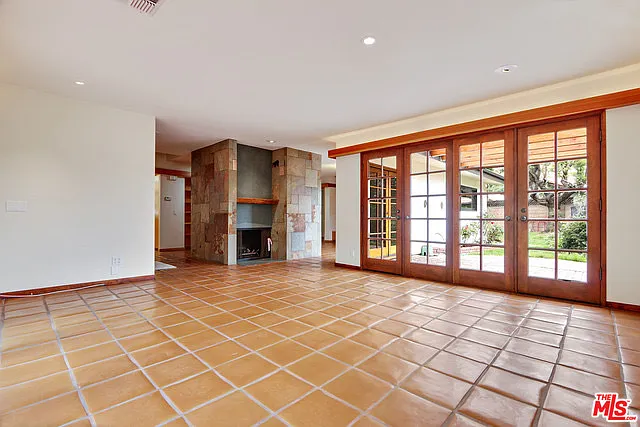 5 bed, 2824 sqft, $11,000 — Photo 4