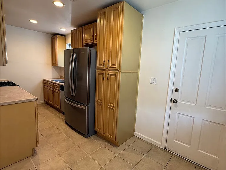 1317 W Alameda Ave #A — Photo 2