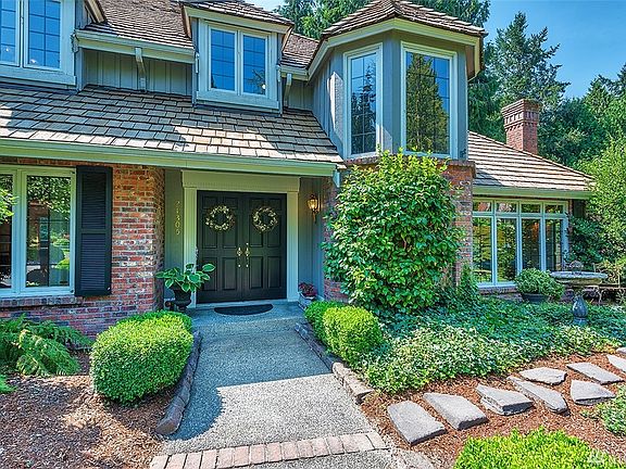 4th image of 21305 NE 69th Ct