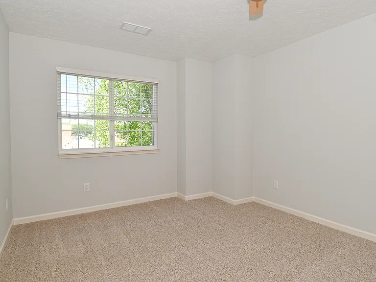 11437 Enclave Blvd — Photo 33