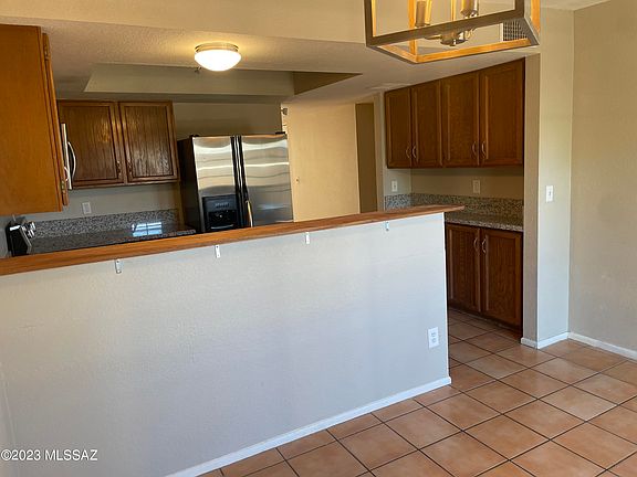 5th image of 2031 N Camino Alicante