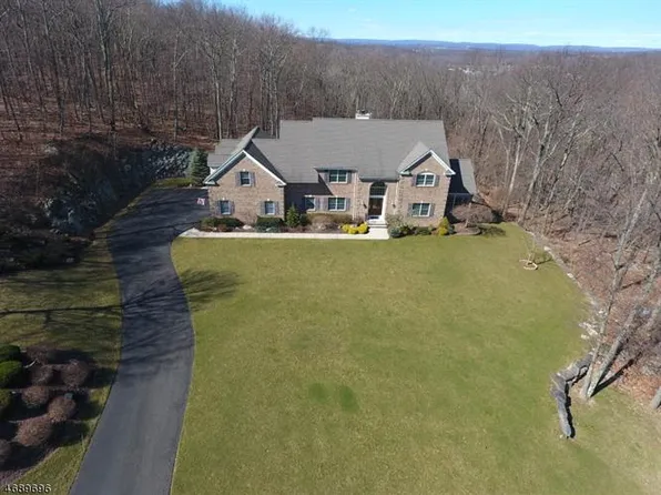 25 Brandy Ridge Rd, Sparta, NJ 07871