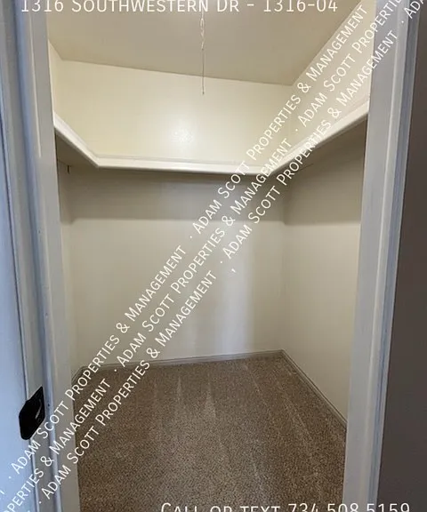 1316 Southwestern Dr #4 — Photo 7