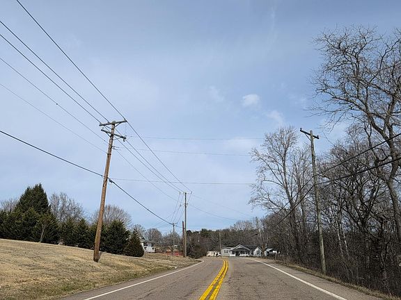 4th image of 2809 Maryville Pike