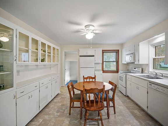 2nd image of 232 Beech Ave