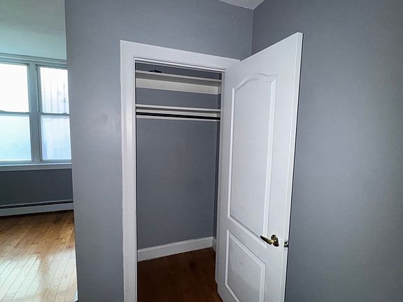 5th image of 415 37th St APT 1F