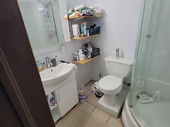 5th image of 2303 Olive St APT 4