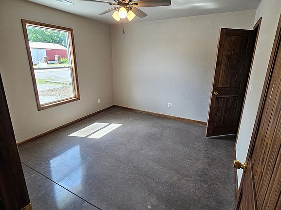 3rd image of 109 S 8th St #109
