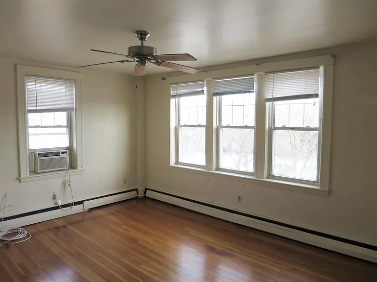 20 Grove St #23 — Photo 6