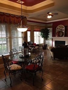 4th image of 826 Lake Crest Dr