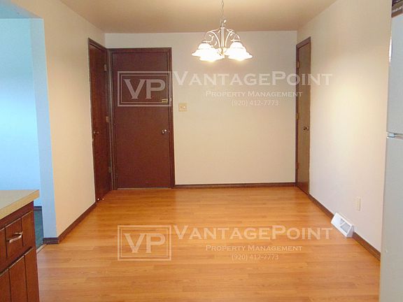 4th image of 609 Somerset Dr