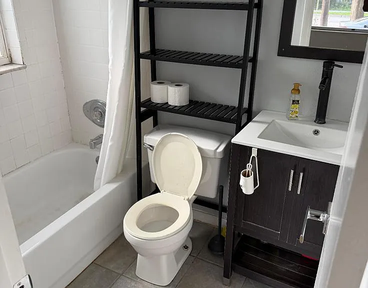 727 S Mills Ave #1 — Photo 5