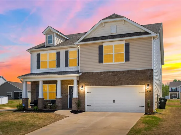 1427 Carisbrooke Dr, Mebane, NC 27302