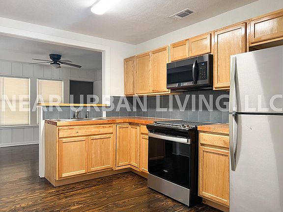 4th image of 1743 E Crockett St