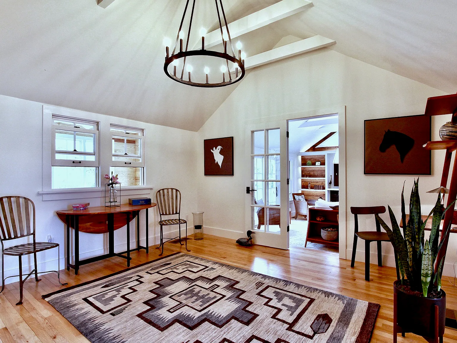 3 bed, 3.5 bath, 2500 sqft, $3,900 — Photo 4
