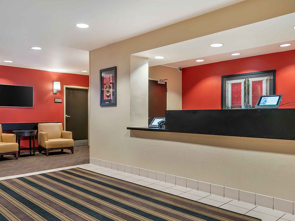Lobby and Guest Check-in