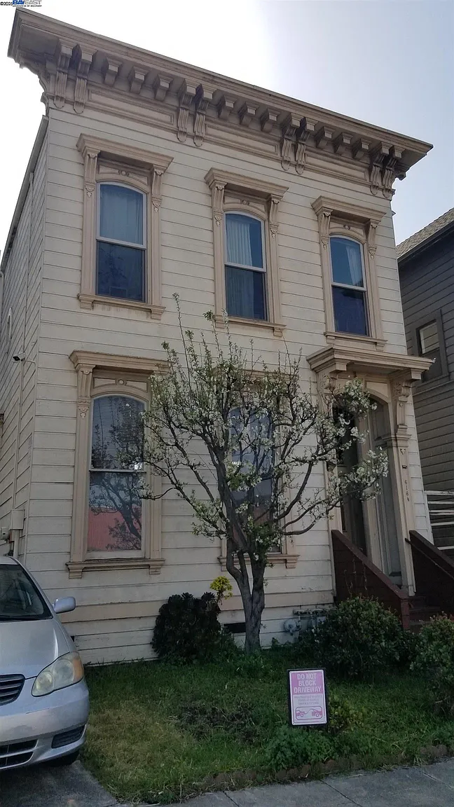 616 Jackson St photo 1