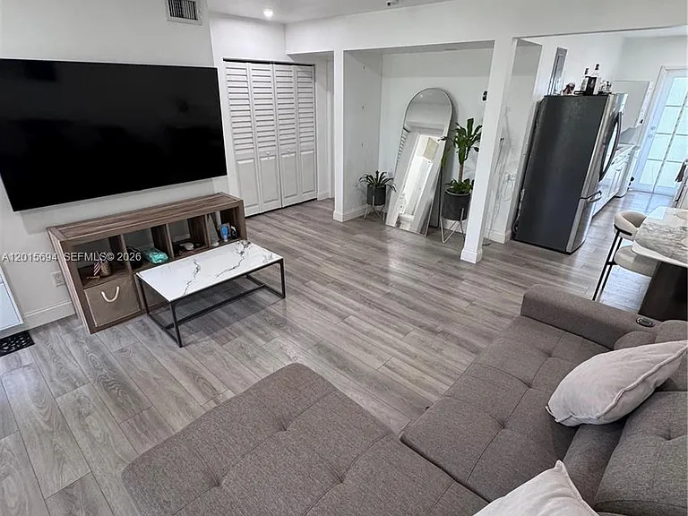 8550 Byron Ave #2G — Photo 3
