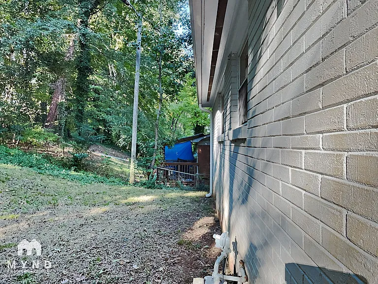 301 Edgegreen Dr — Photo 18