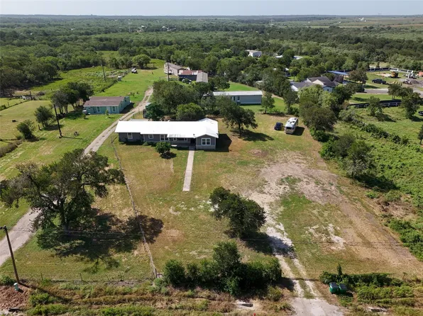 2813 W Highway 21, Dale, TX 78616