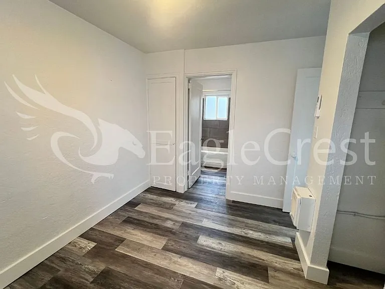 223 SE Roseville Ln — Photo 12