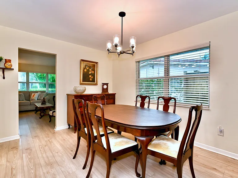 129 Alhambra Pl — Photo 11