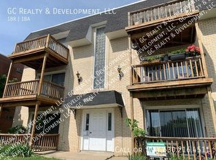 102 Glen Ellyn Rd APT 2S, Bloomingdale, IL 60108