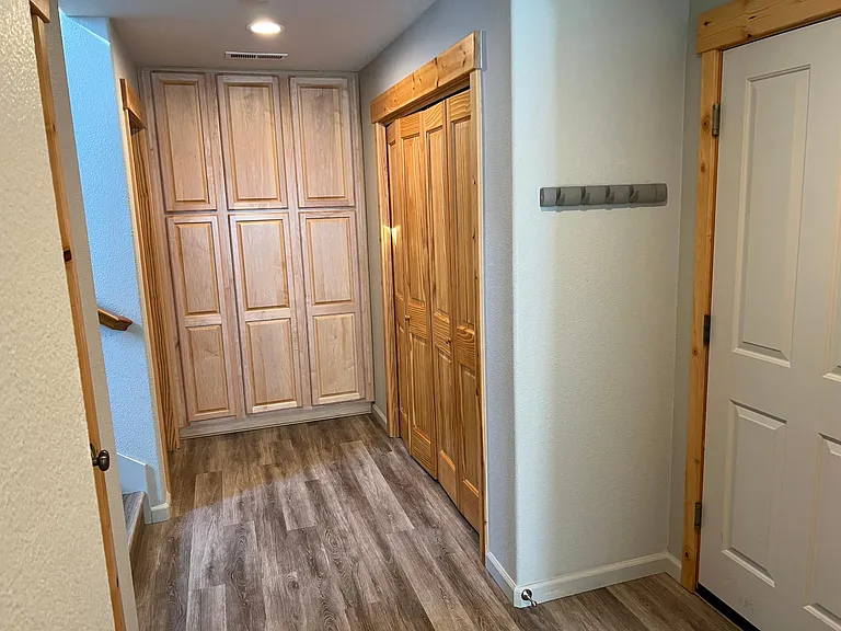10075 Nicolas Dr — Photo 8