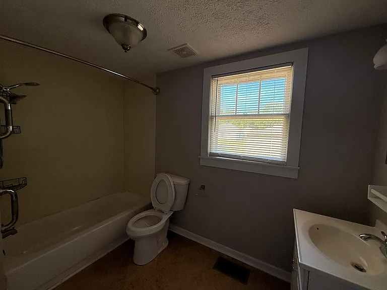 223 N Tennessee St — Photo 4