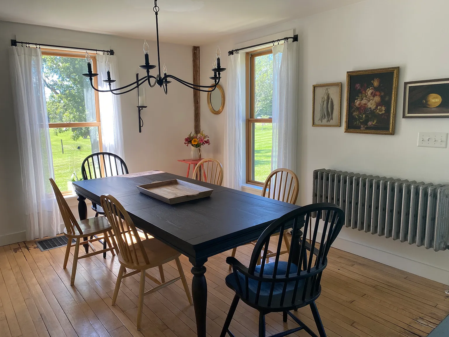 3 bed, 1.5 bath, 1900 sqft, $3,100 — Photo 3