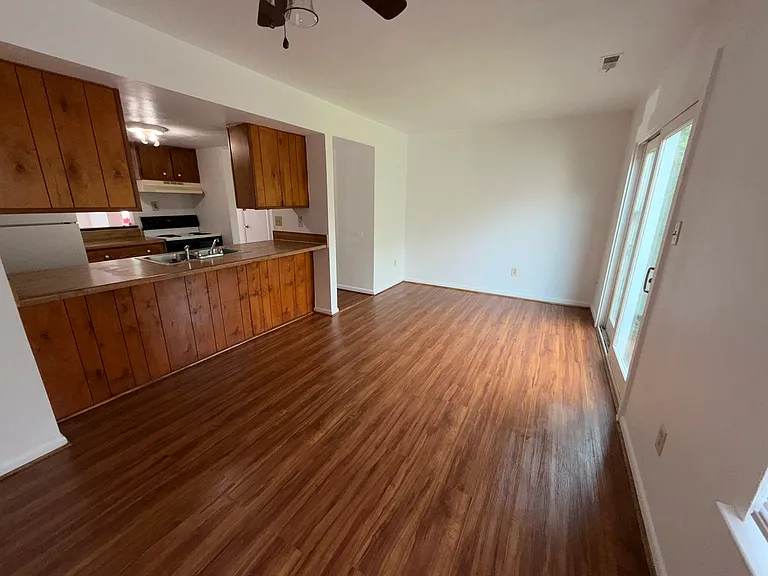 12 Bayview Ct — Photo 4