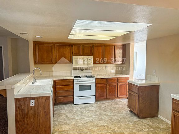 4th image of 25959 Joanne Dr